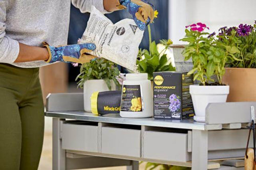 Miracle-Gro® Performance Organics® Blooms Plant Nutrition
